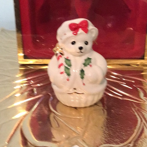 Lenox holiday teddy bear, salt and pepper shakers - Picture 3 of 7